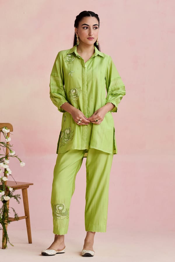 Green Chanderi Embroidered Kurta Set with Pants — NIRVAIR CLOTHING