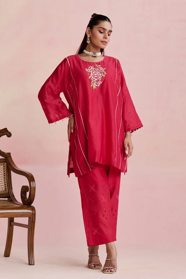 Red Chanderi Embroidered Straight Kurta Set with Pants — NIRVAIR CLOTHING