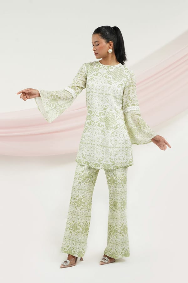 Lady Like Top- Green Lace — Chöjé