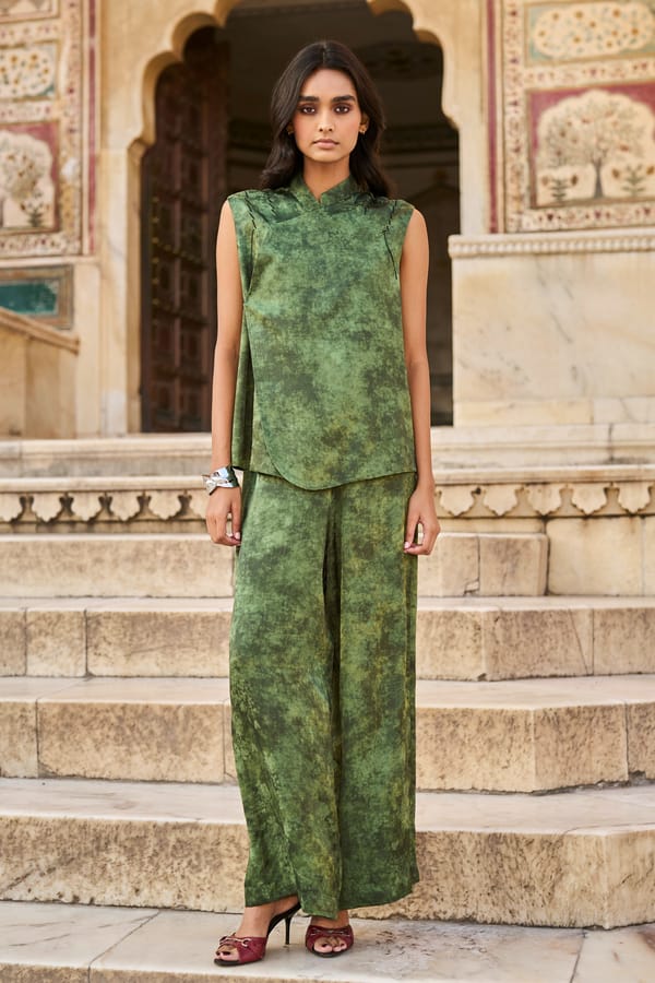 Green Floral Jacquard Sleeveless Mandarin Collar Top — Dash and Dot
