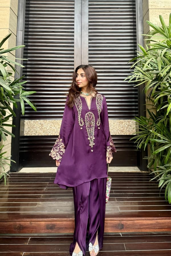 Ambi Angoori Hand Embroidered Banarsi Dhoti Set — DAREISS