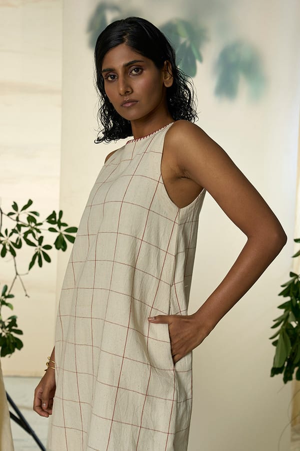 Off-White Checked Kala Cotton Sleeveless Shift Dress — ALTER NATIVE