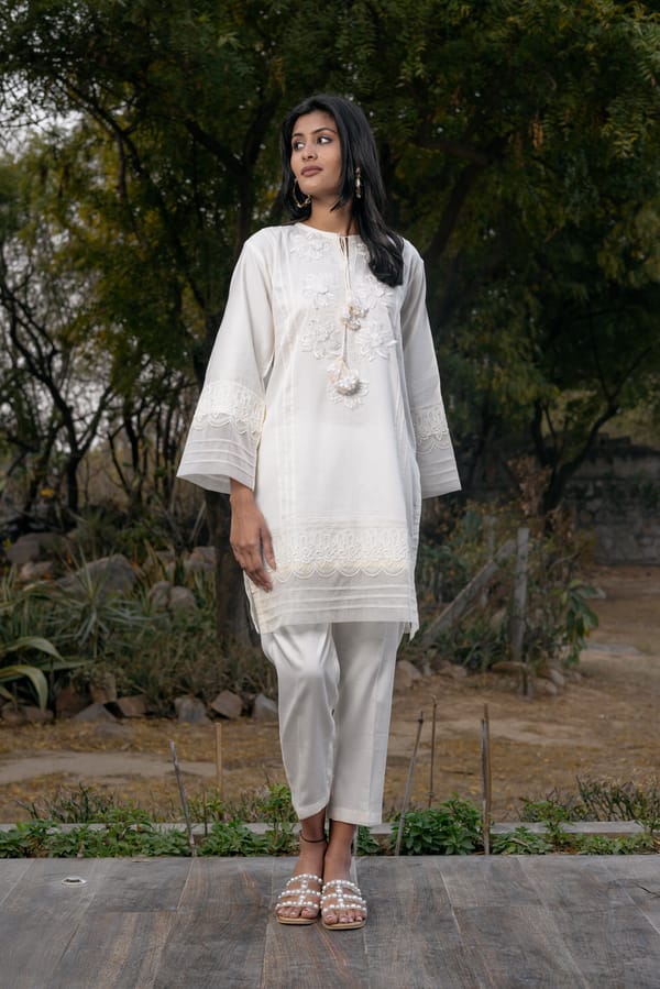 White Cotton Embroidered Kurta and Pants Co-ord Set — Chakkraa