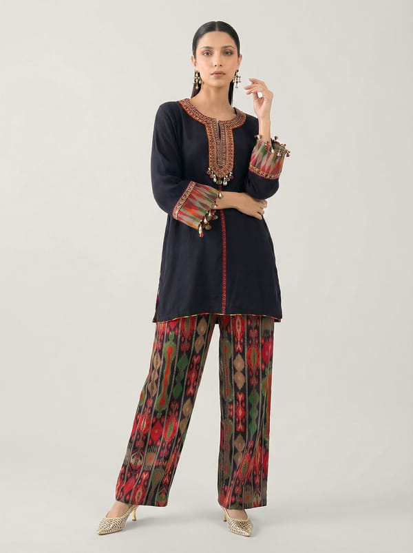 Black Straight Kurta and Printed Wide-Leg Pants Co-ord Set — SAUNDH