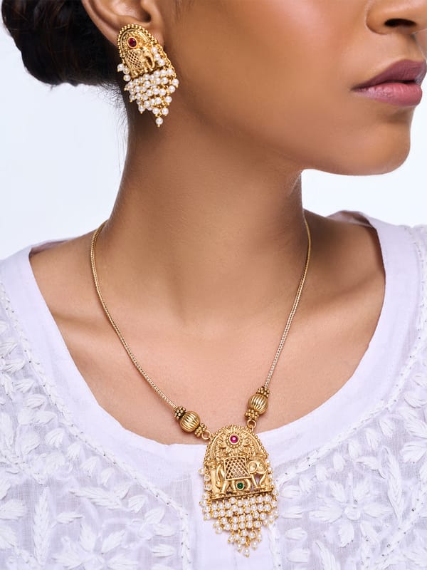 Sleek Elephant Pendant Set — Cao Jewellery