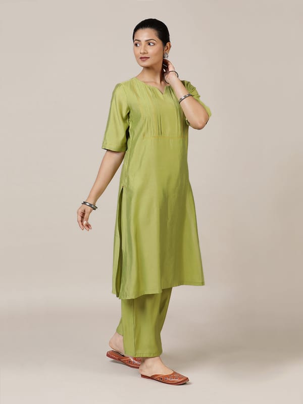 Esha Rozaana Kurta Set — BINKS