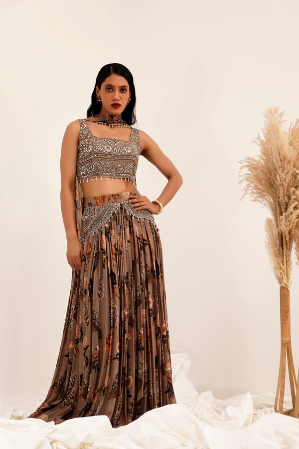 Aaina - Lehenga Set — Surkh Syahi