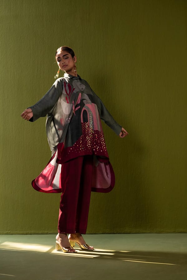 Array Gallery Hunter Green with Burgandy — CLOS