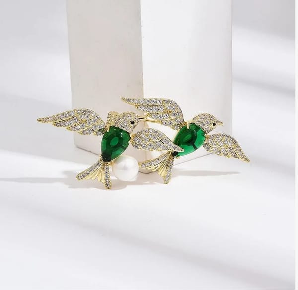 Twin Emerald Lovebird Brooch — Queens Closet by Neha