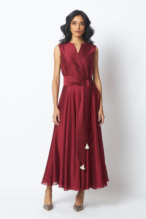 Burgundy V-Neck Belted Maxi Dress — Madder Much