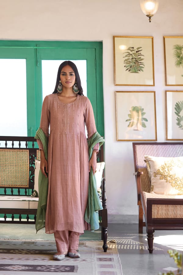 Dark Old Rose Silk Chanderi Embroidered Kurta Set — Trendy Tokari