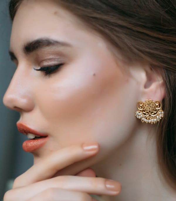 Delicate Darling Stud Earrings — Zariin