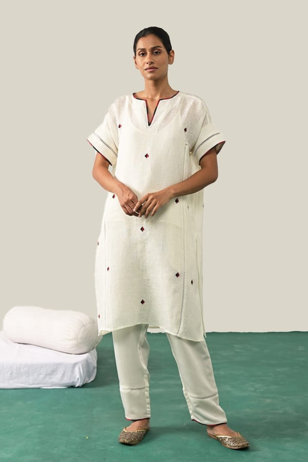 Off White Gauze Linen Spade Motif Kurta Set — YELL