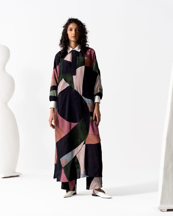 Black Colorblocked Geometric Anti-Fit Long Kurta — Ofrida