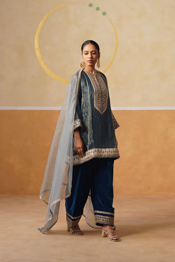 Velvet Ameera Kurta Set and Dupatta — Chakkraa