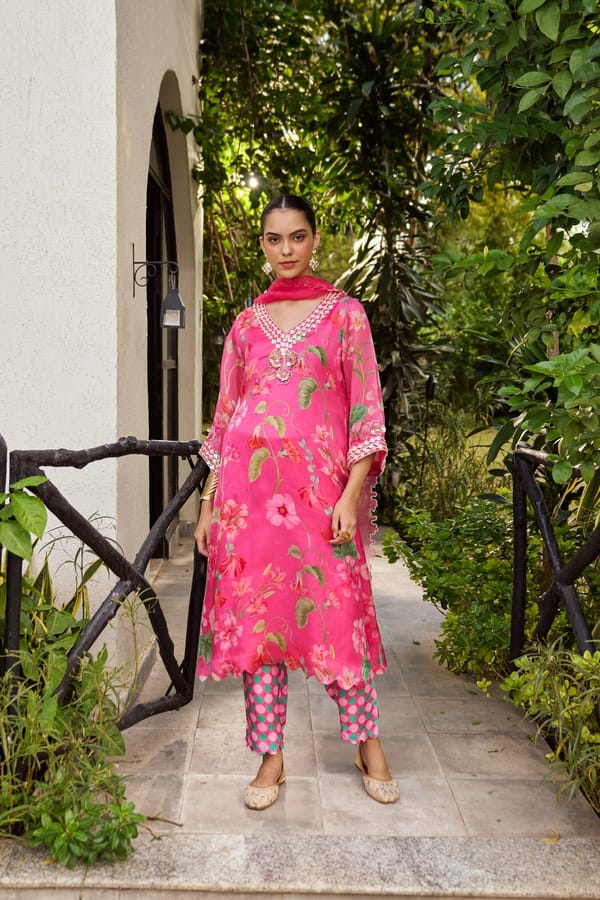 Pink Floral Organza Kurta Set with Embellished V-Neck — SURABHI ARYA