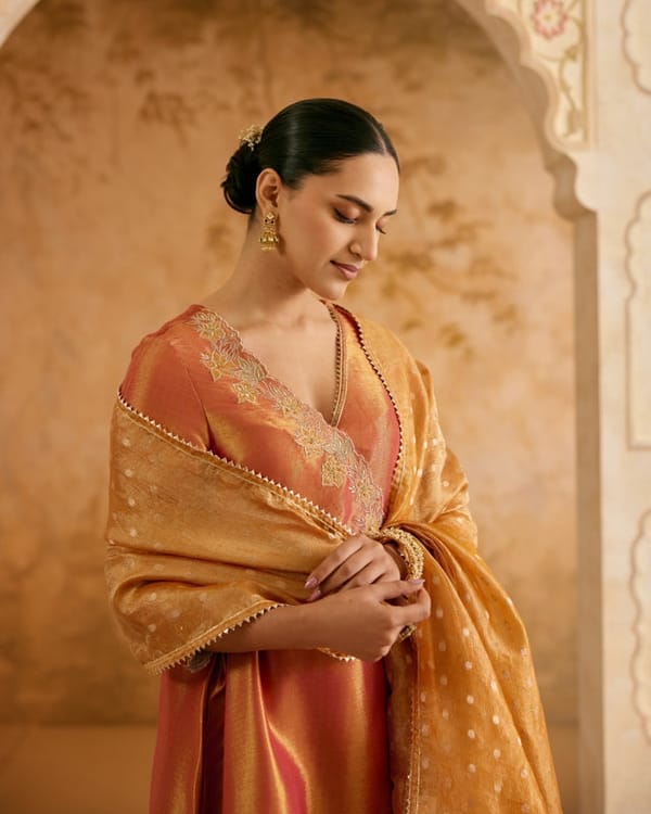 Amber Rosy Dupatta — Nero India