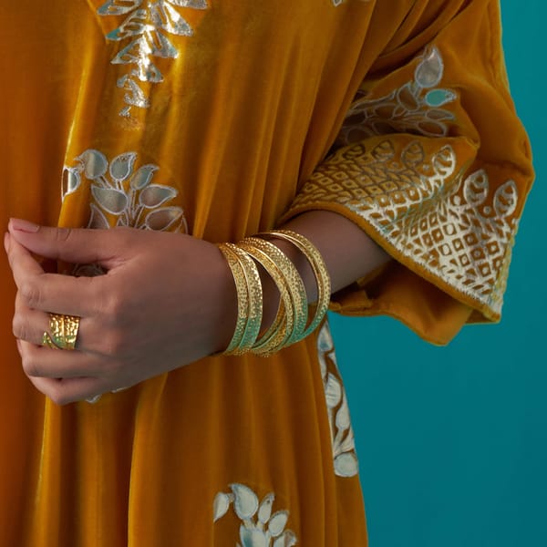 Dira Bangle Plain — Equiivalence