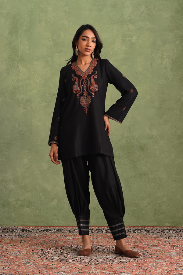 Black Embroidered Kurta and Harem Pants Co-ord Set — INCHING INDIA