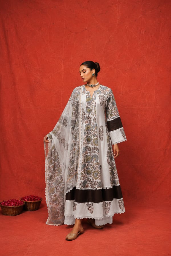 Naseebo Ivory Heritage Hand Block Printed Kurta Set — Naseebo