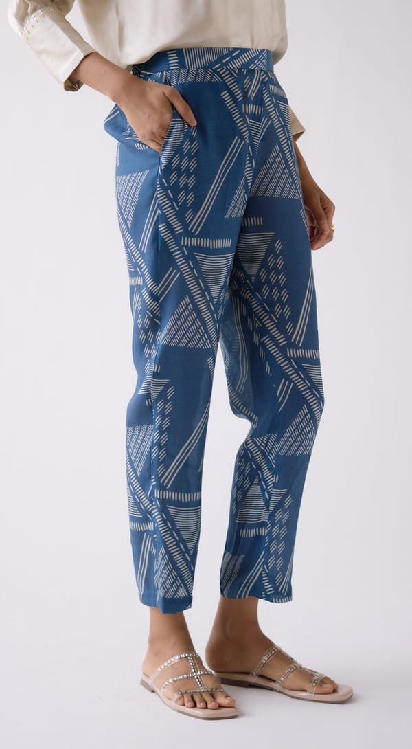 Blue Straight-Fit Printed Muslin Trousers — Basanti Kapde aur Koffee
