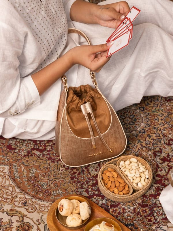 Echo Bucket Bag Gold Tan — The Gusto