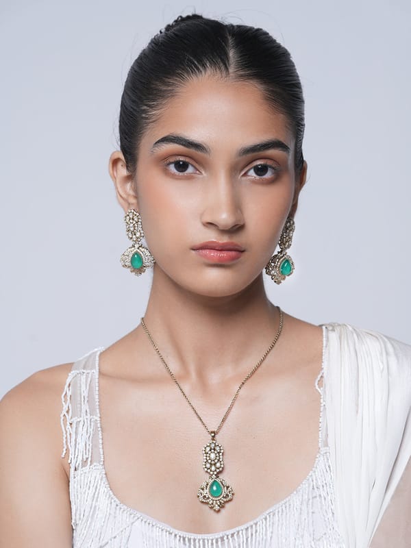 Green Stone Kundan Pendant Necklace Set — Cao Jewellery