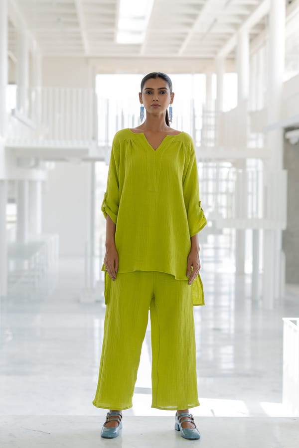 Green Cotton Gauze Co-ord Set with V-Neck Tunic and Pants — Silai studio