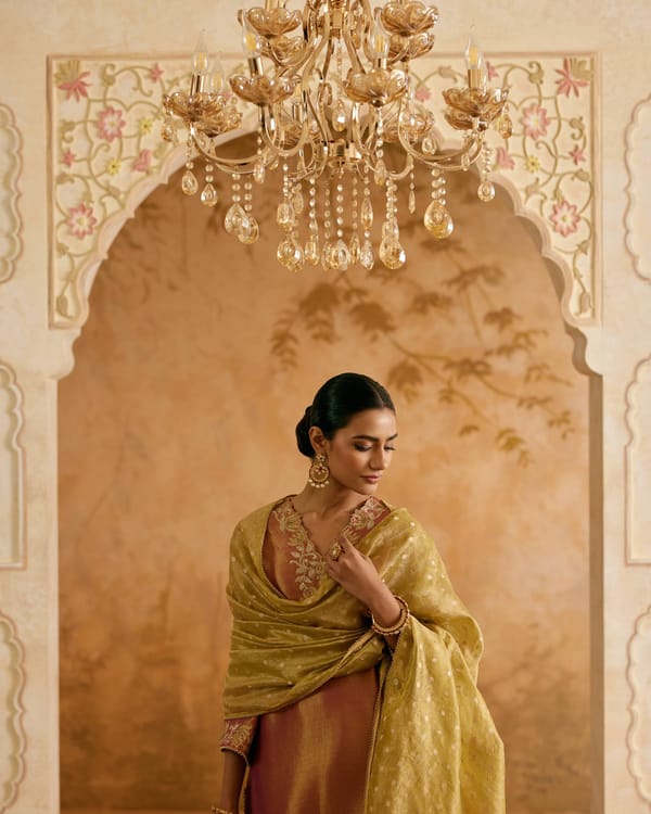 Green Rose Dupatta — Nero India