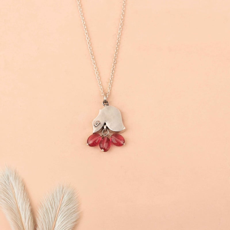 Essence Dual Leaf Kundan Pink Drop Necklace