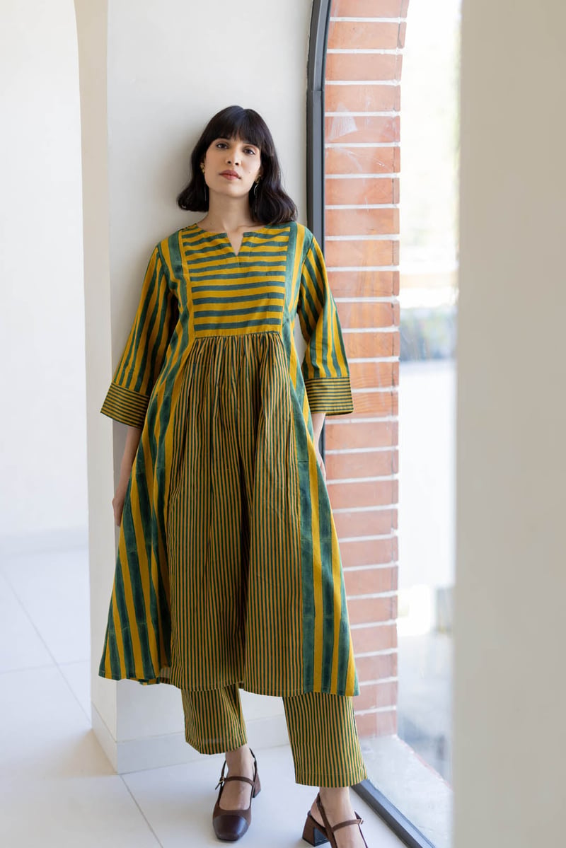 Moss Leaf Striped Cotton Kurta Pant and Stole Set
