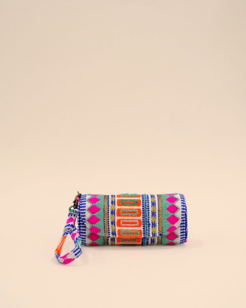 COLORBURST-SUNGLASS-COVER — DESI DRAMA QUEEN