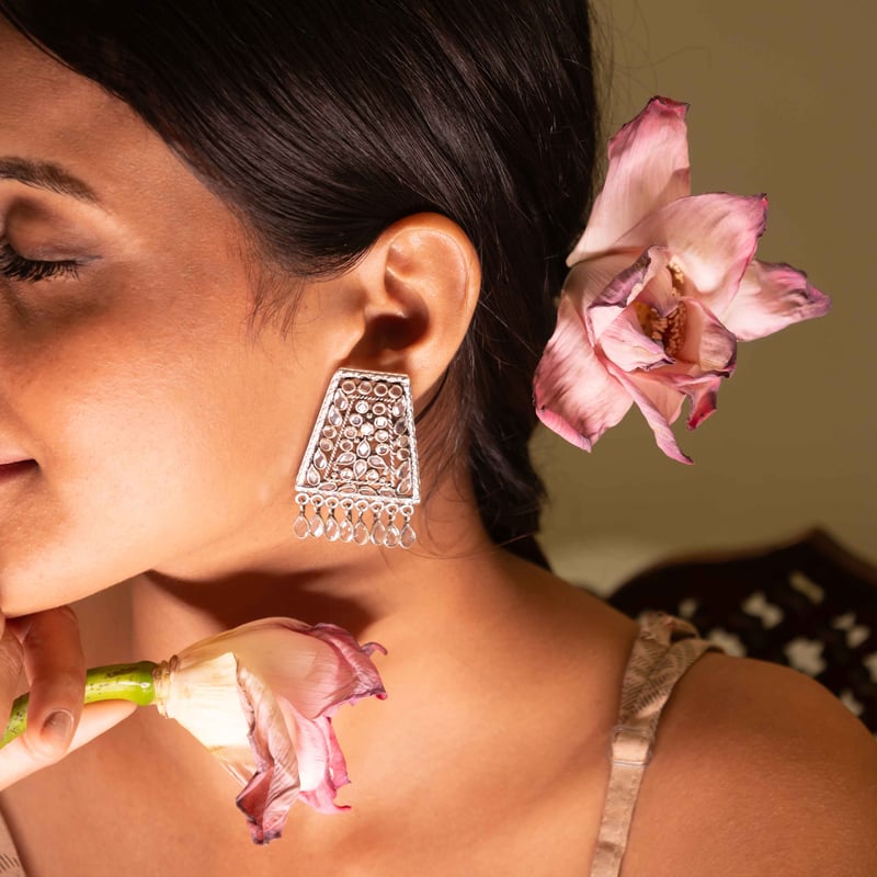 Essence Scintillating Drop Classic Earring