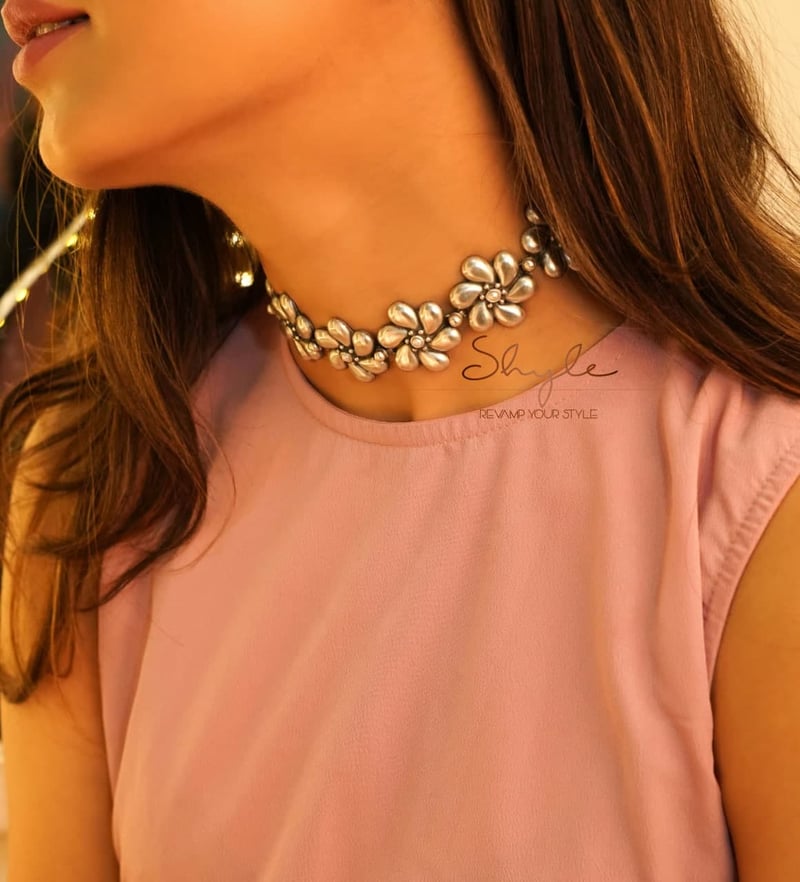 Adya Embossed Flower Sequence Versatile Choker — Shyle