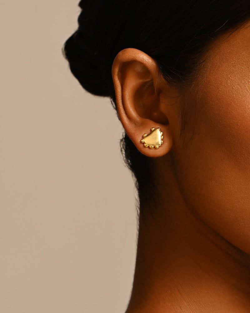 Passional Ear Studs (Craved)