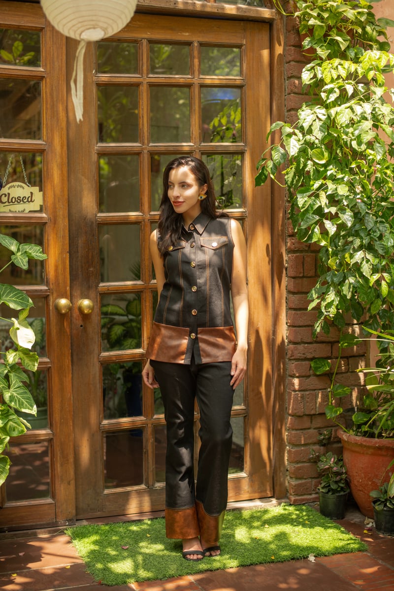 Black Two-Tone Sleeveless Shirt and Pants Co-ord Set