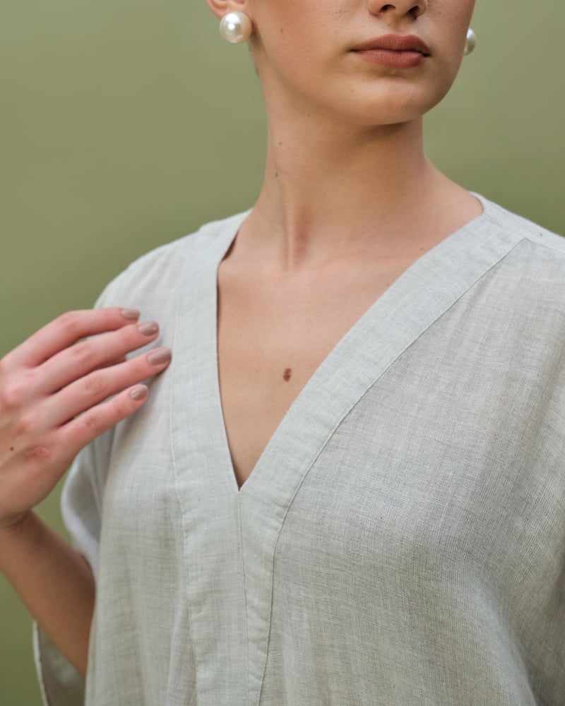 Natural Flowy V-Neck Free Size Poncho Top with Pockets