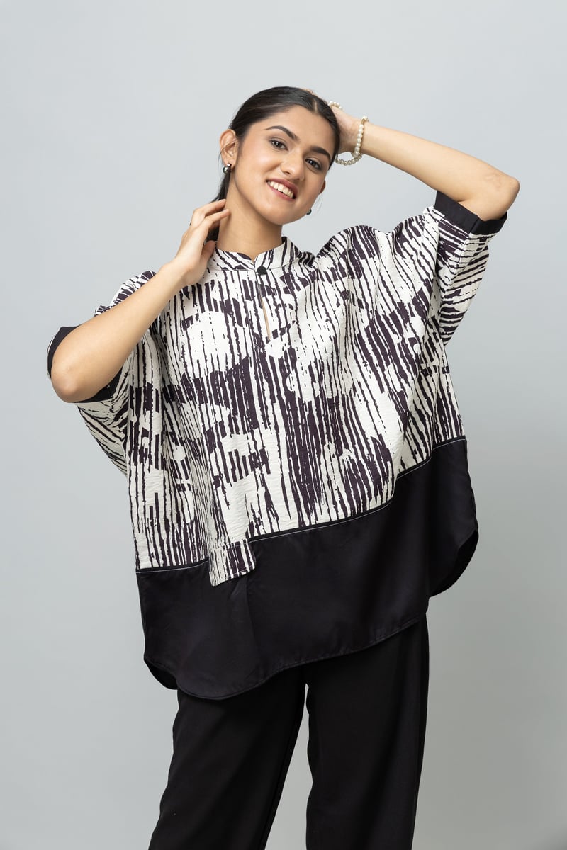 Black/White Abstract Print Oversized Blouse