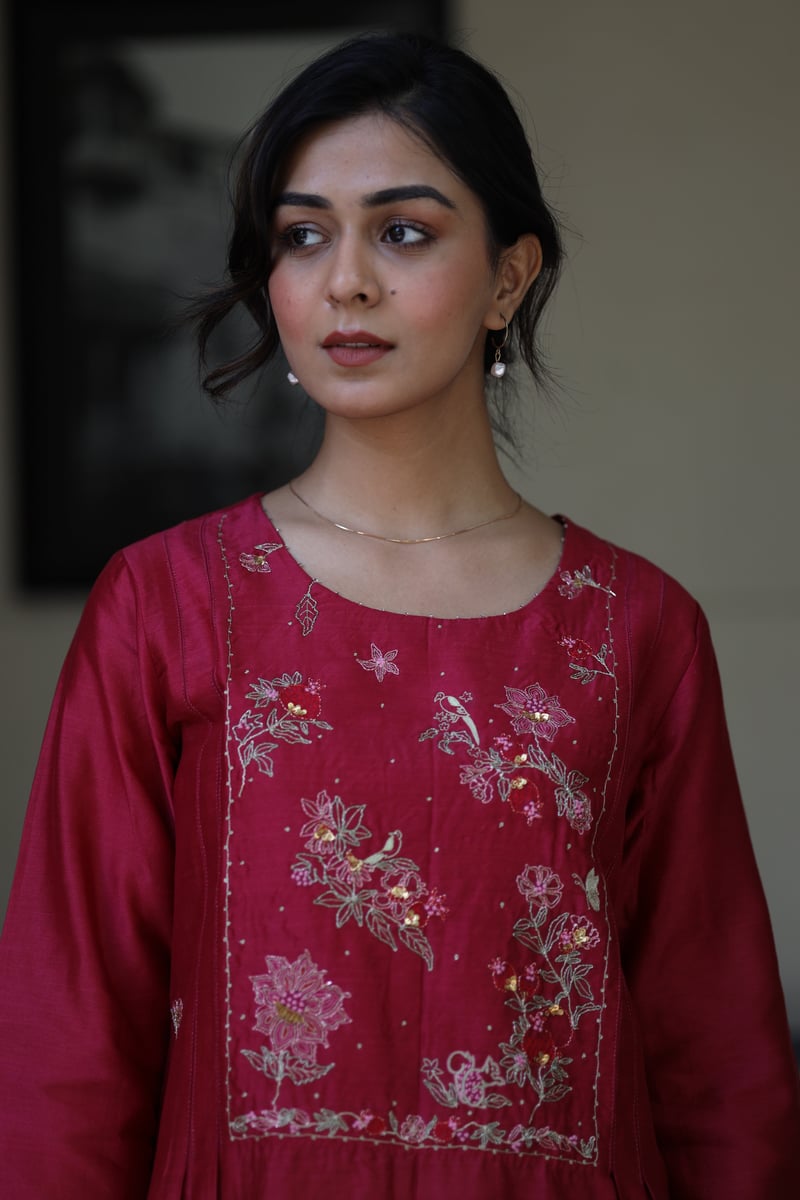 Magenta Pink Chanderi Embroidered Kurta Set