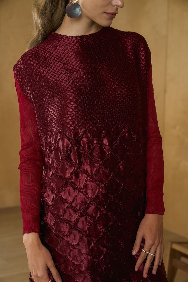 Maroon Textured Shift Knee-Length Dress with Full Sleeves