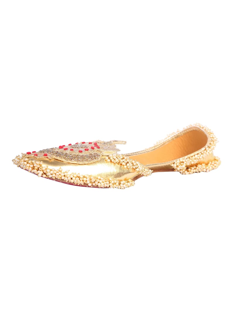 Golden Crown Jutti