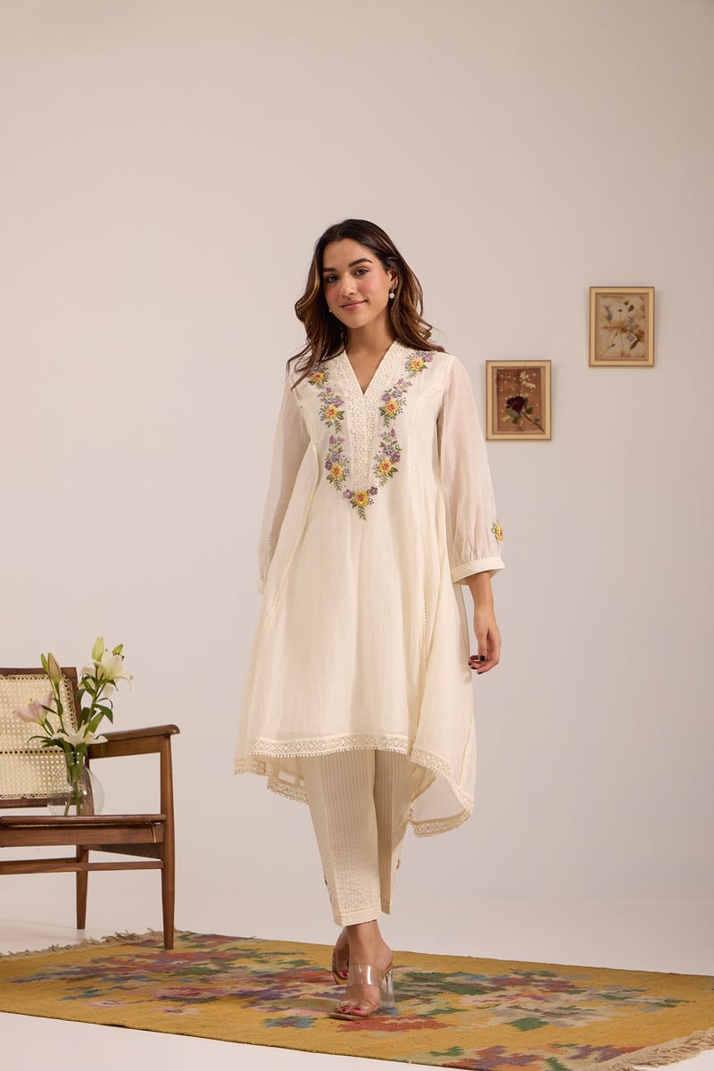 Off White Mul Chanderi High-Low Embroidered Kurta Set