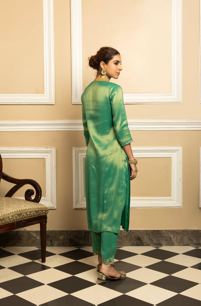 Suhani Tissue Handcrafted Kurta Set