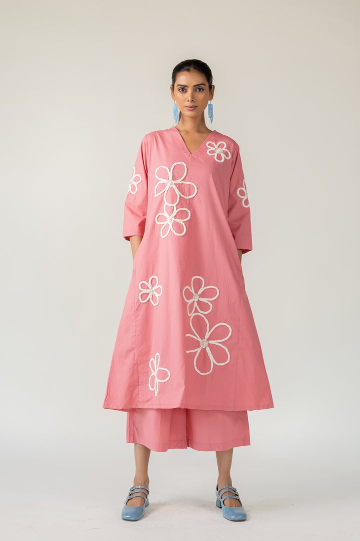 Pink Cotton Poplin Kurta Set with Daisy Embroidery
