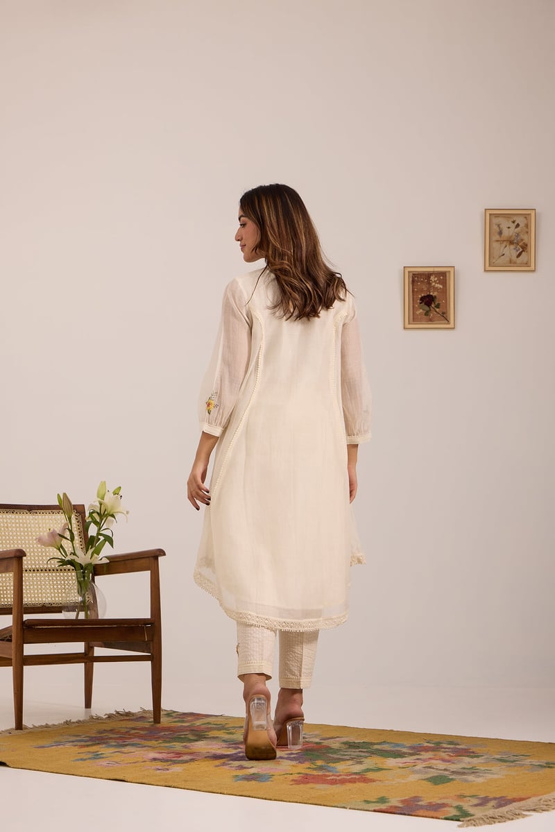 Off White Mul Chanderi High-Low Embroidered Kurta Set