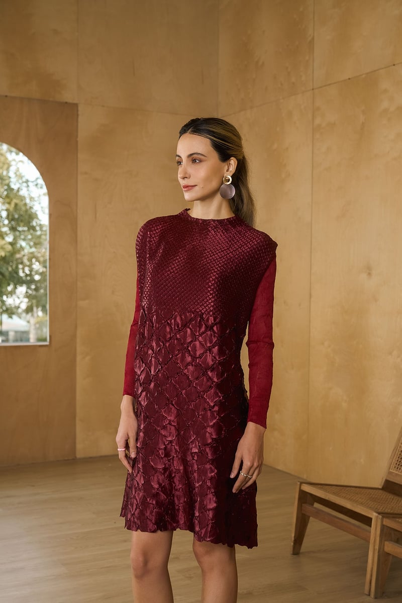 Maroon Textured Shift Knee-Length Dress with Full Sleeves