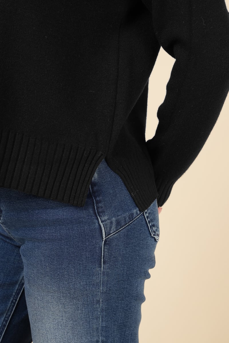 Black High Neck Crystal Embellished Pullover Sweater