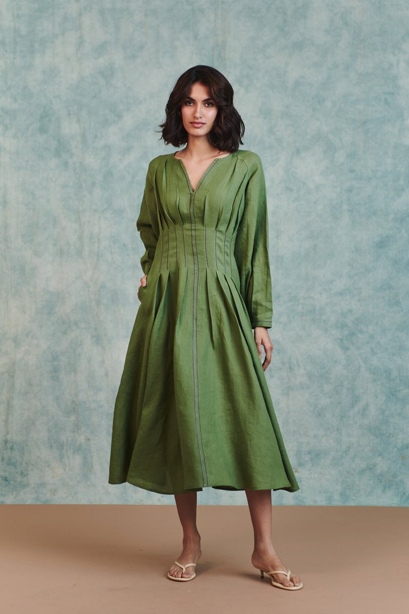 Moss Linen Pleated Waist Dress — Saphed