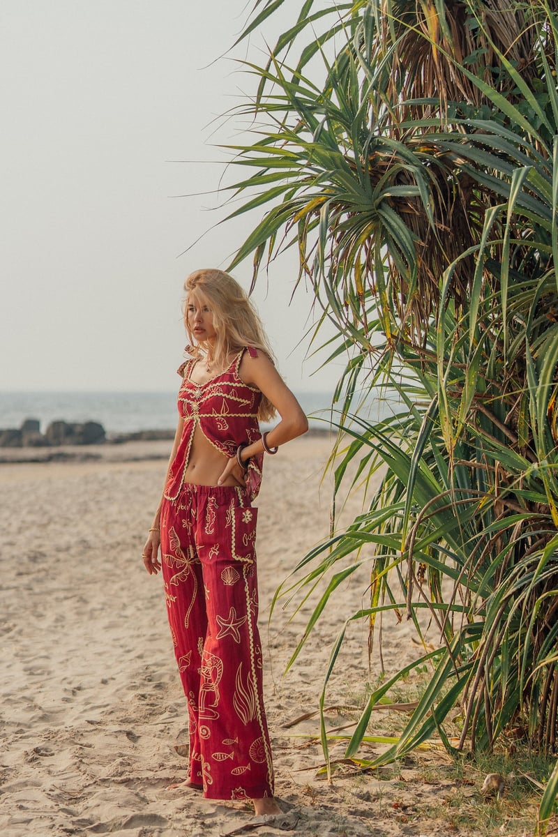 Red Graphic Printed Linen Tie-Up Cami Top
