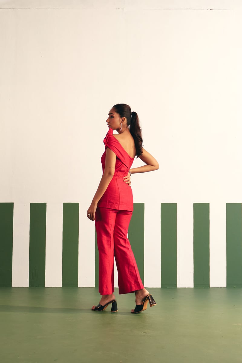 Magenta Pink One-Shoulder Pant Suit Set with 3D Leaf